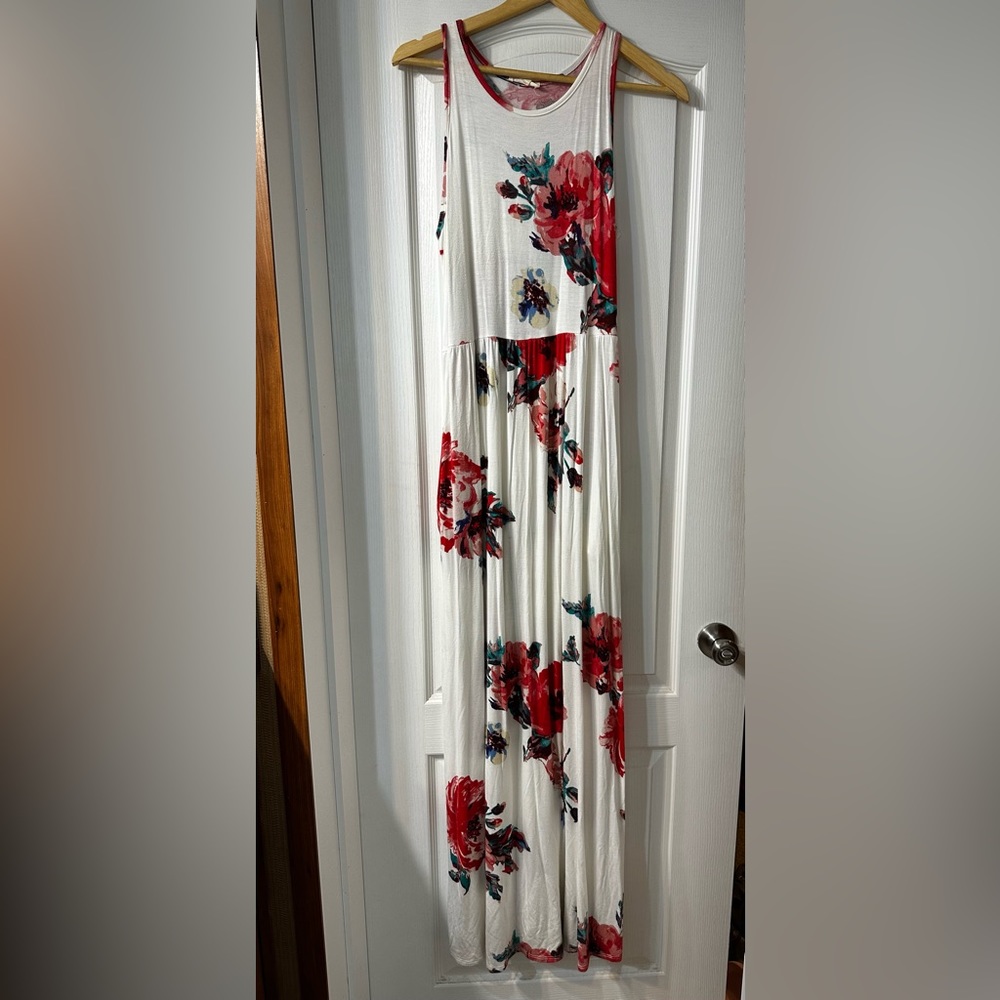 Sleeveless Maxi dress w/ pockets
